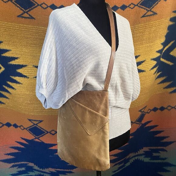 Vintage 1970’s Tan Leather Crossbody Shoulder Bag Purse. Boho. Hippie. Rare. - Picture 9 of 12